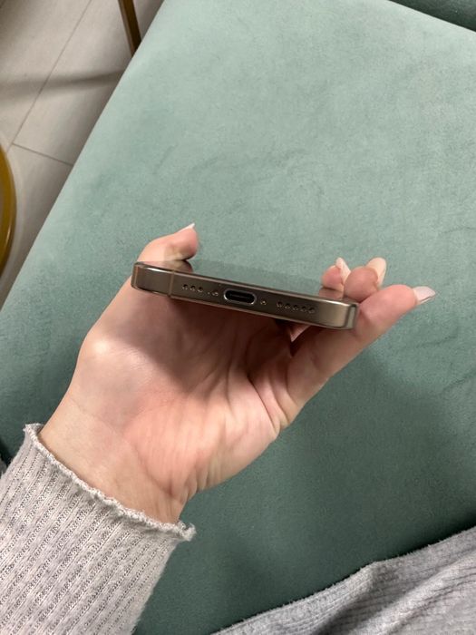 Iphone 16 pro in stare foarte buna