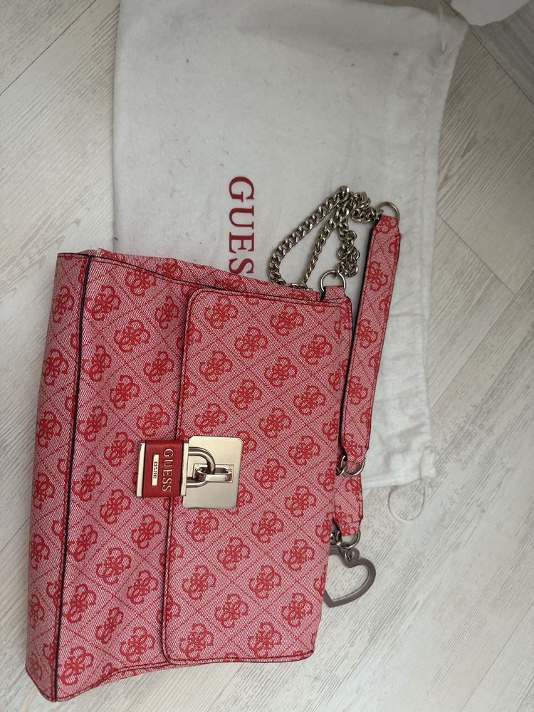 Дамска чанта Guess
