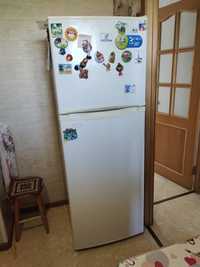 Холодильник продам чистый