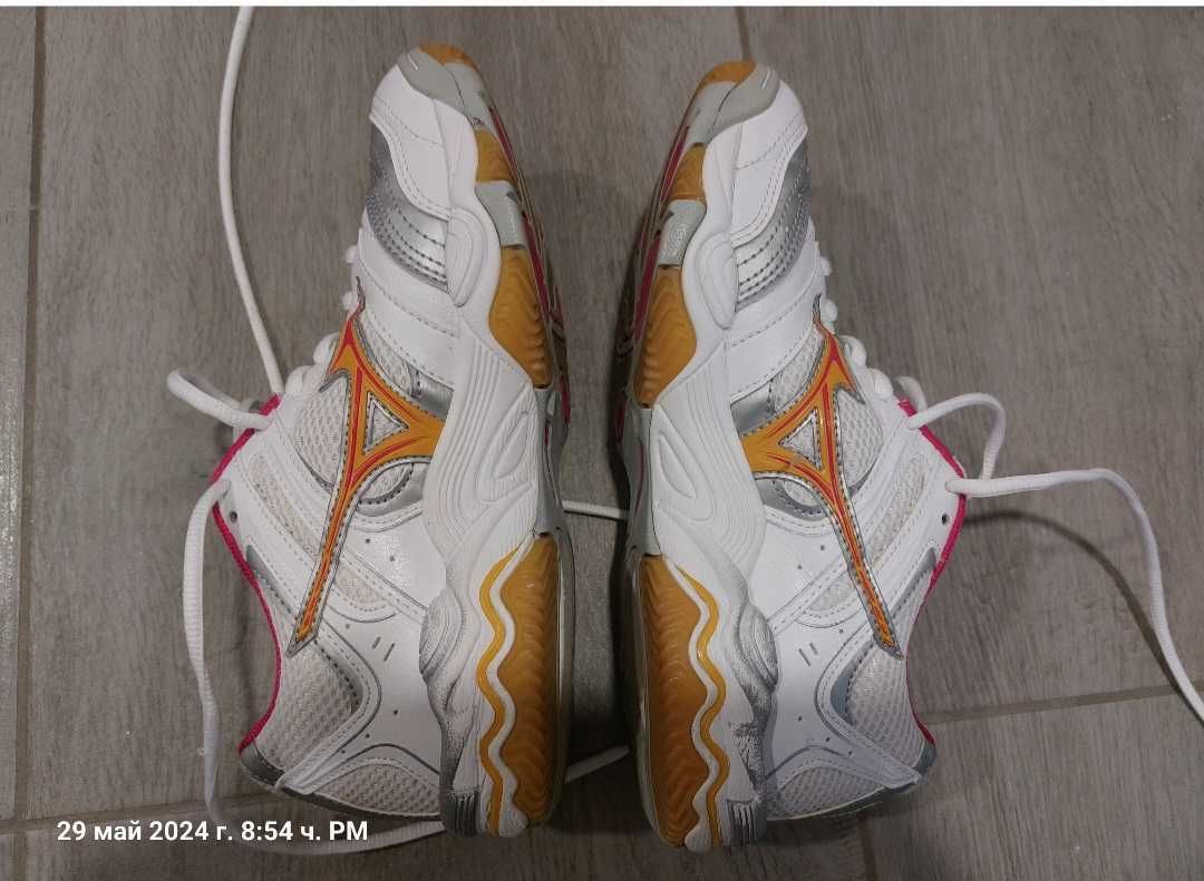 Маратонки Mizuno