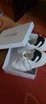 Vand pantofi Guess marime 42 purtati de 2-3 ori