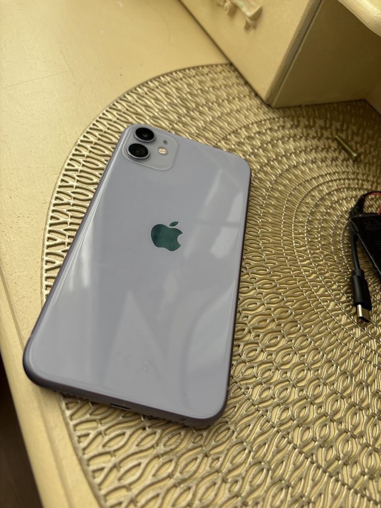 Iphone11 128 GB cu husa si folie de protectie