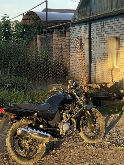 Yamaha ybr 125.