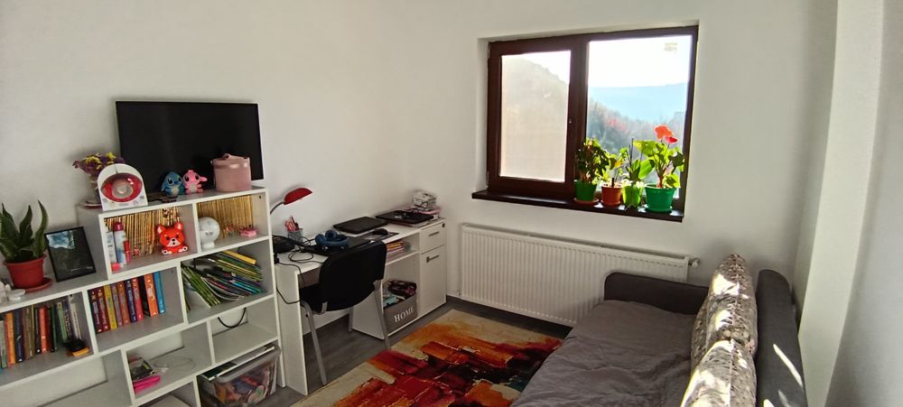 Vând apartament 4 camere
