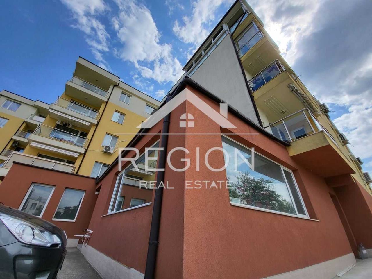 Дава се под наем Тристаен апартамент в Варна, Възраждане 3 - 100 кв.м за 510 € - Снимка #16