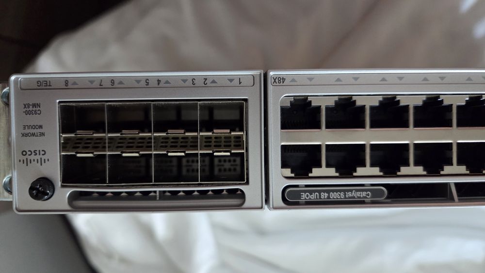 CISCO 9300 48 PoE