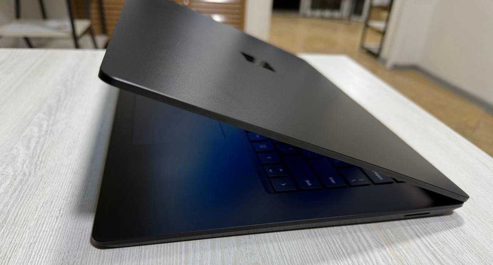 Surface Laptop 5 Black 15” 2,5K IPS I7-1265u сенсор 16GB/256GB NVMe
