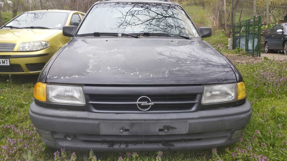 Opel Astra F GSi на части