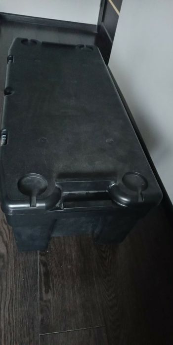 Gorila militara cu folie pe încuietoare