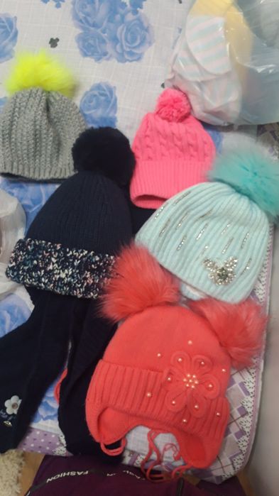 Продам шапки зимние и осенние в хорошем состоянии.