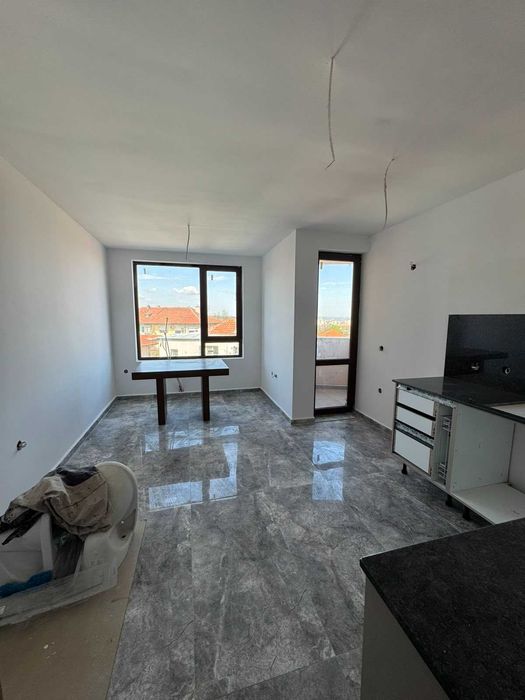 Тристаен широк център Плевен