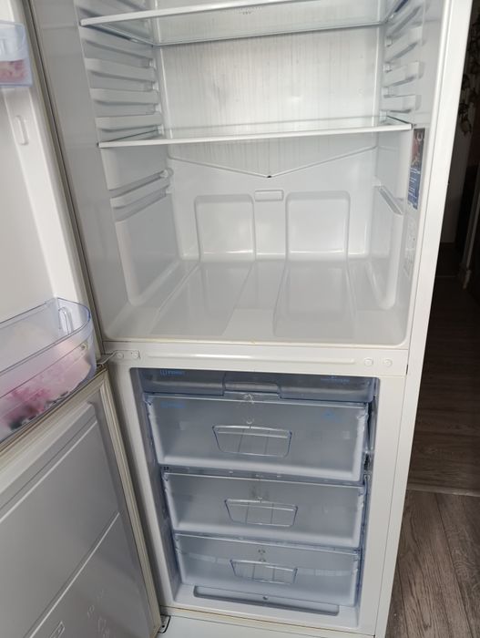 Продам холодильник