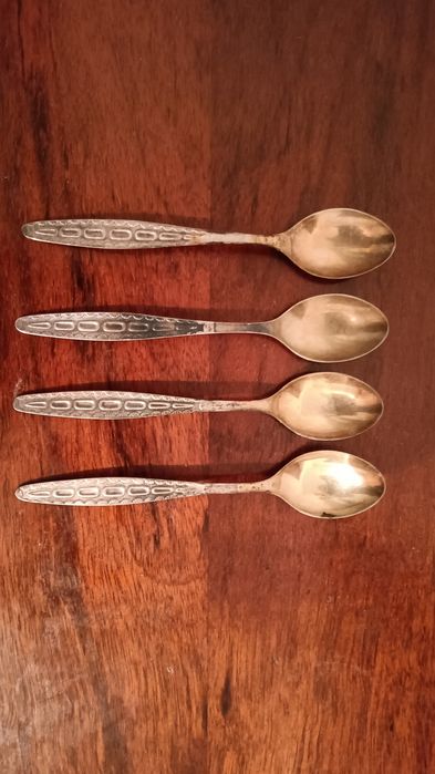 Посуда. Чайные мельхиоровые ложки позалоченные.