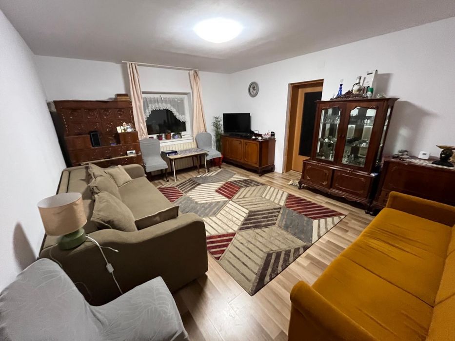 Inchiriez casa in regim hotelier