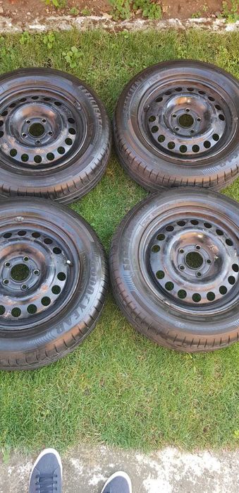 Vând 4 cauciucuri de vara + rezerva