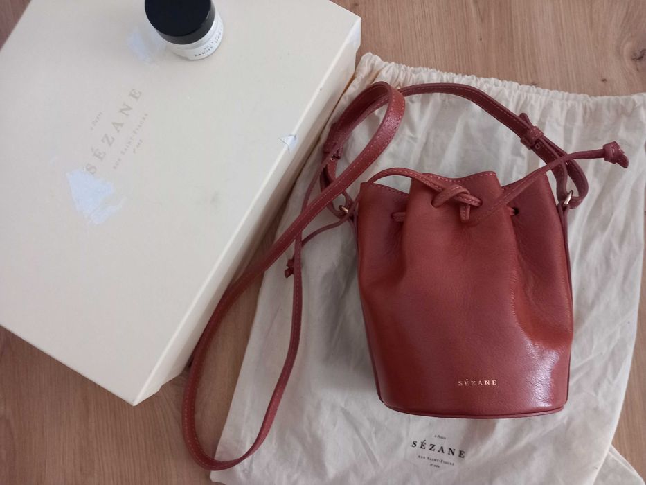 Дамска чанта Sezane - Естествена телешка кожа и златни орнаменти