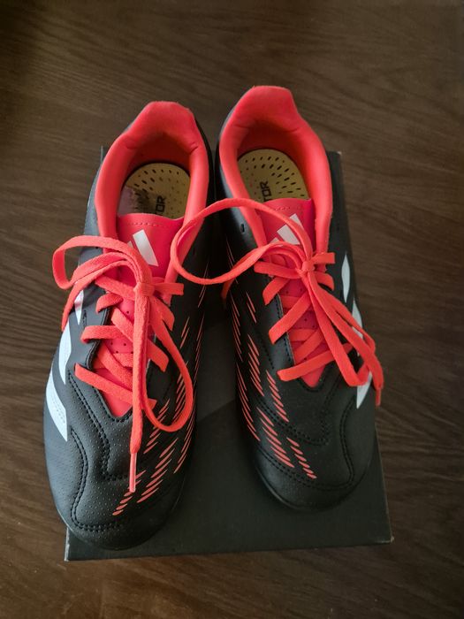 Маратонки за футбол Adidas