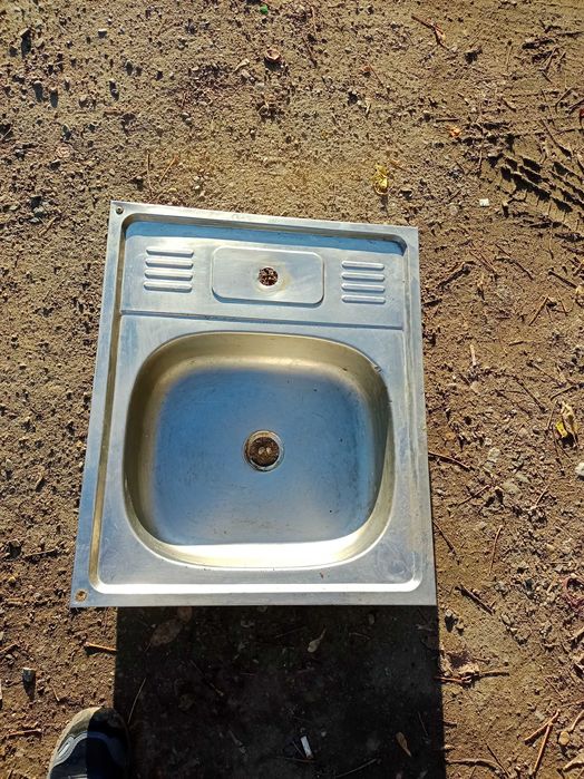 Продам раковину металлическую адрес 6 мкр