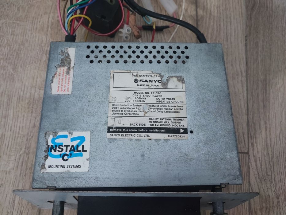Radio casetofon auto Sanyo FT C70 vintage clasic 1990