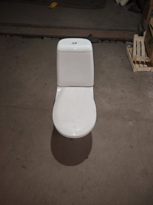 Продам унитаз б/у за 15 тыс