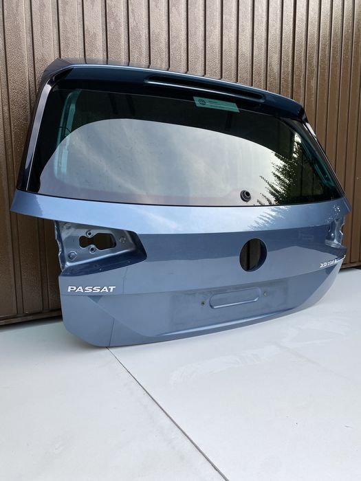 Haion vw Passat B8 Highline cod culoare LB5J 2015-2020