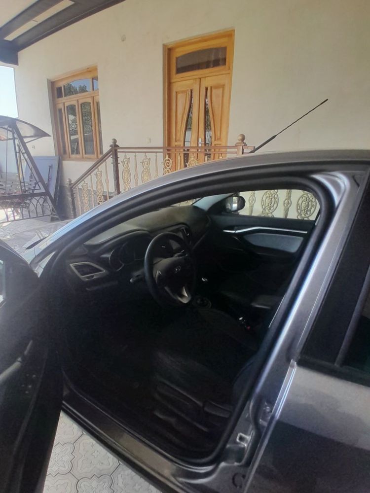 Lada vesta cros 1.8 aftomat
