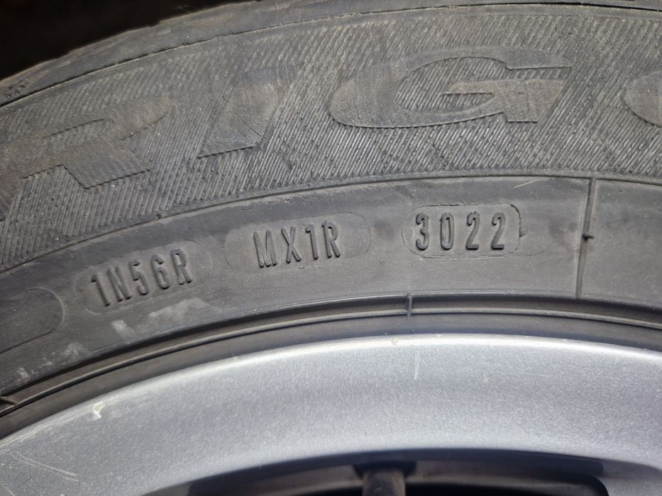 Оригинални джанти 16 цола със зимни гуми 22г дот