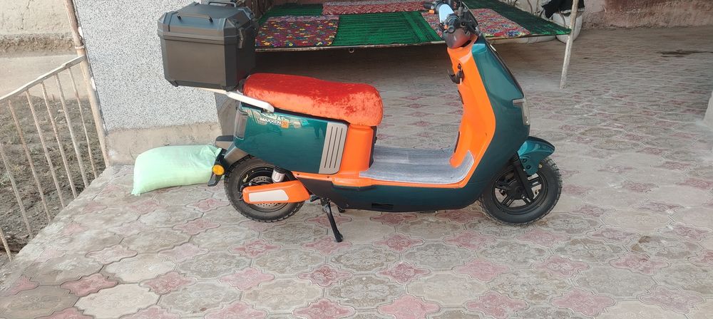 Maxxen skuter sotiladi