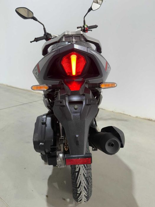 Scuter Breckner R9 gri 125CC CU PERMIS pe benzina CIV incl scuter nou