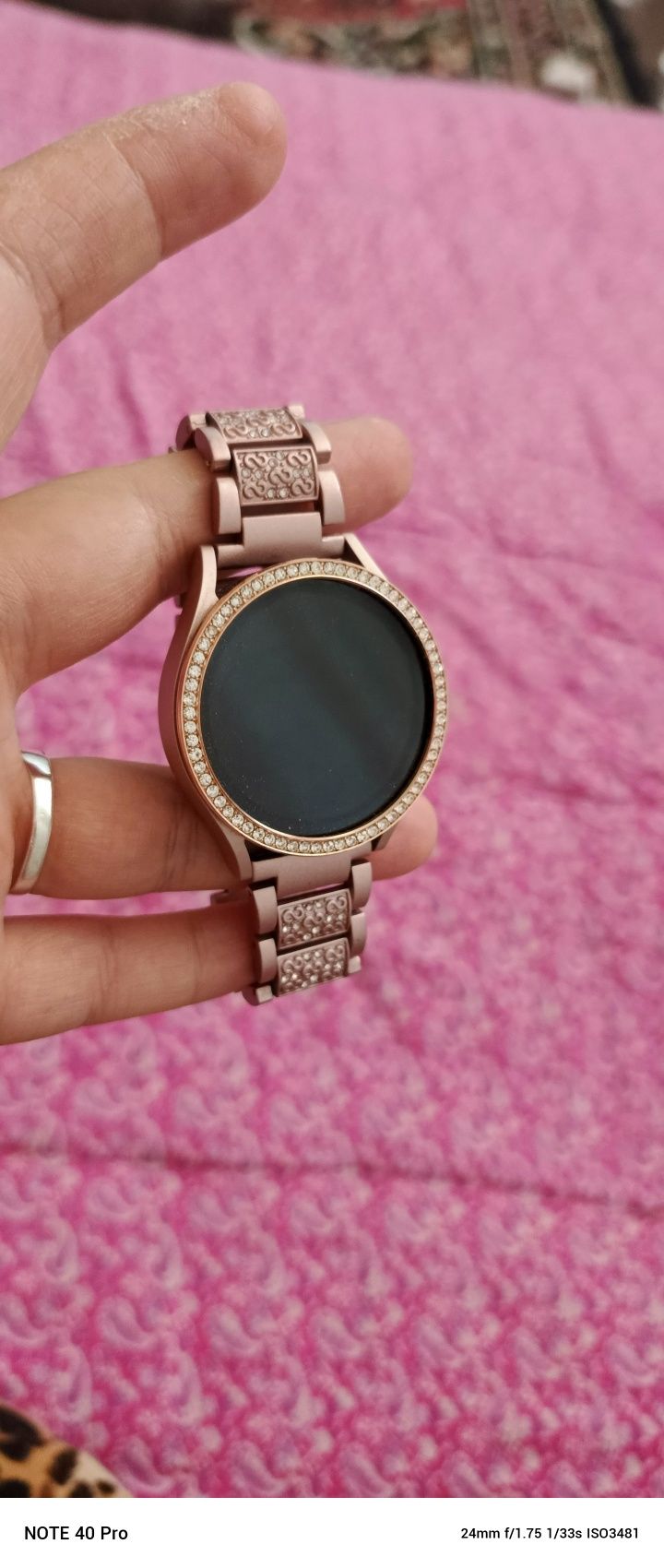Соат сотилади Samsung Galaxy Watch Fee rangi pushti