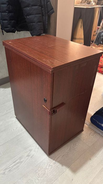 Швейная машина-тумба,б/у