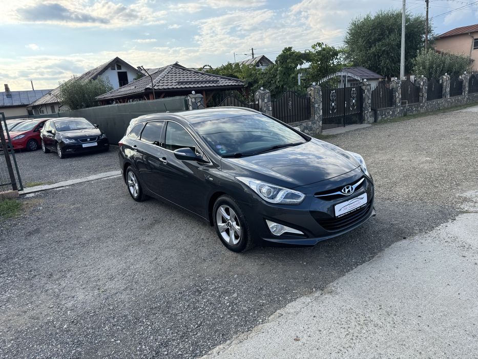 Hyundai i40 **1.6 benzina **lumini led zi** Rate/avans zero*