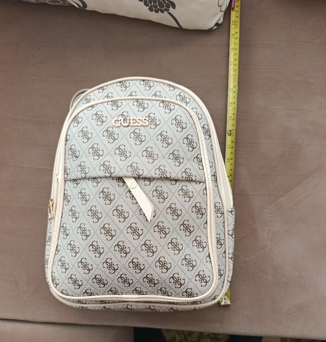 Дамска раница GUESS НОВА