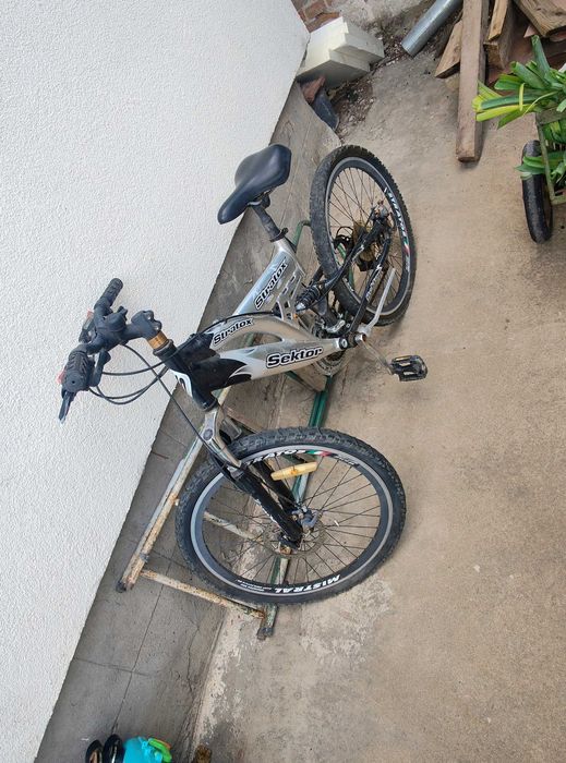 Велосипед алуминиева рамка