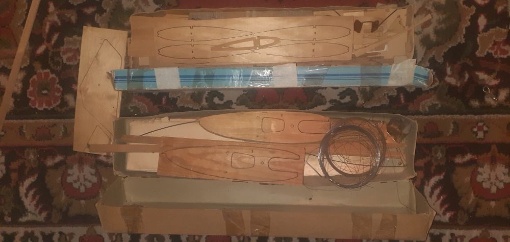 Продаються 2 кордовые модели в коробках и мотор МК-17.