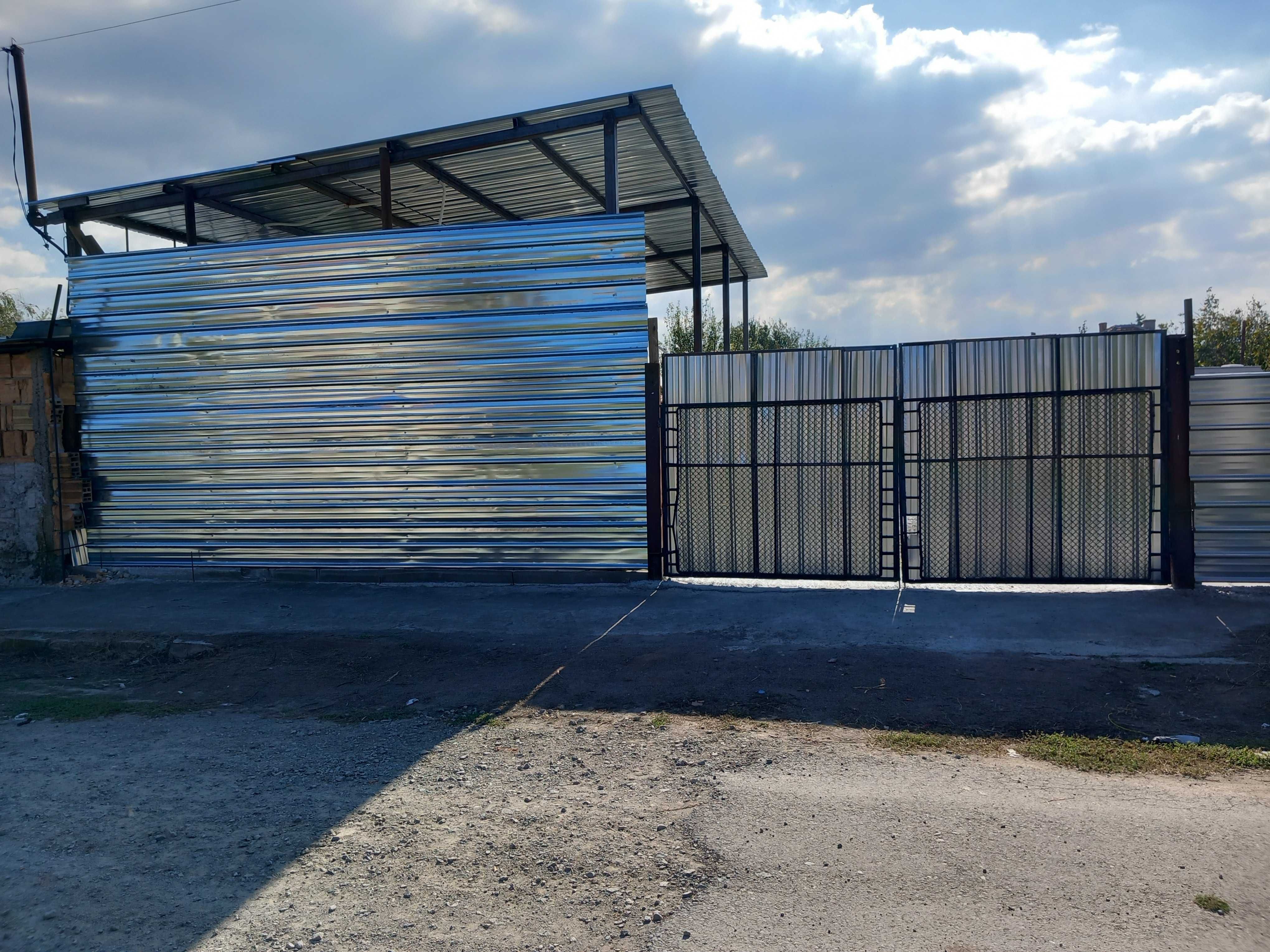 Дава под наем ,паркоместа(дългоср.] за каравани,лодки(яхти) и автомоб.
