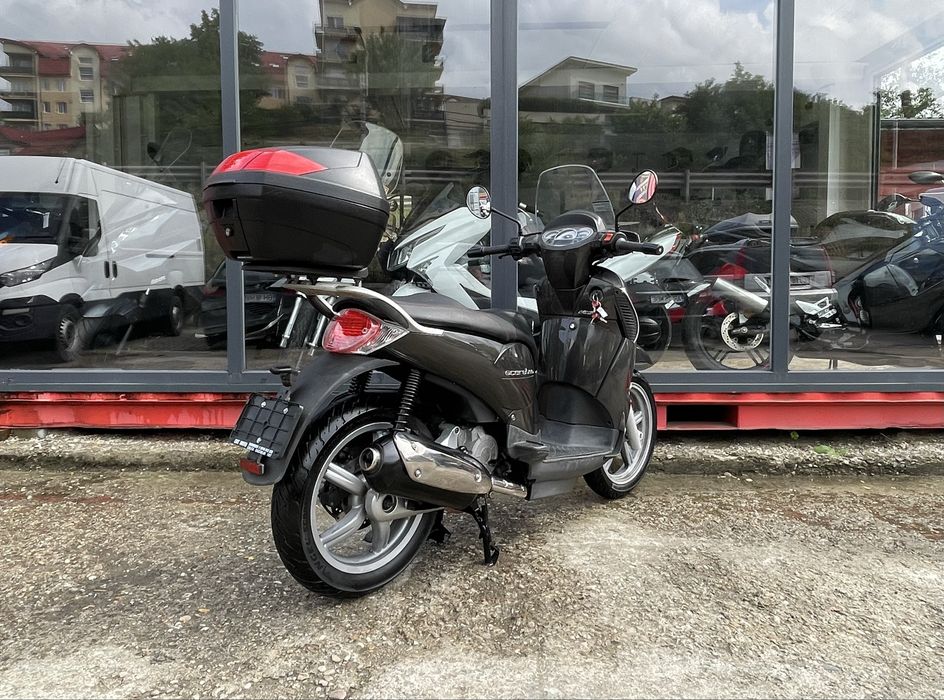 Scuter Aprilia Scarabeo 125 cc