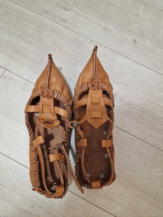 Цървули от естествена кожа №44 – ръчна изработка, традиционен модел