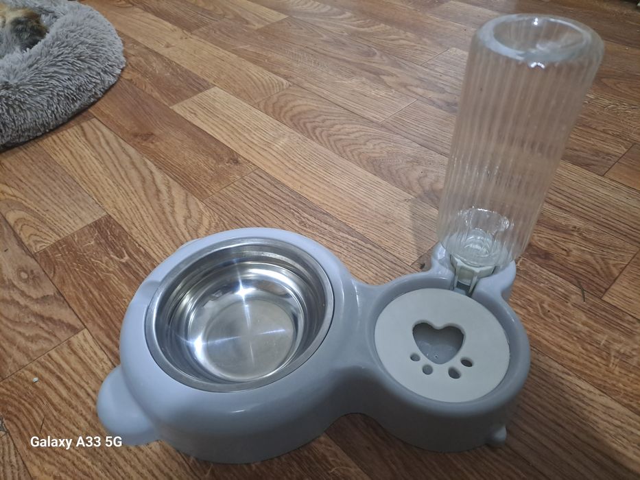 Продам лоток и миску с автопоилкой