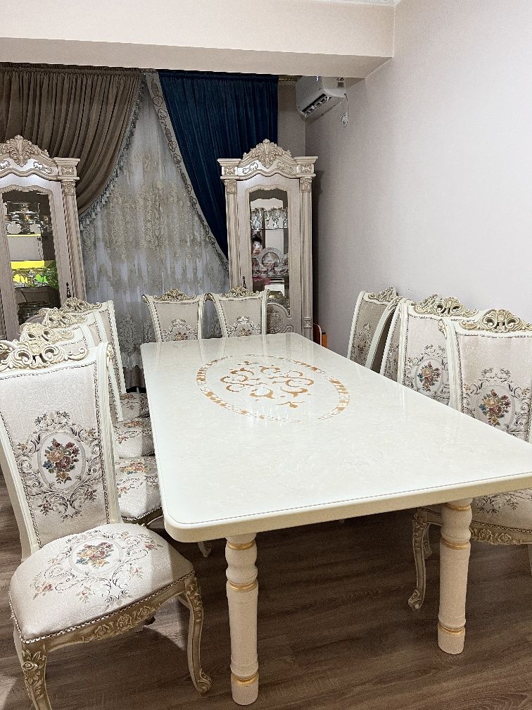Mebel stol stul 10 kishilik holati yaxwi