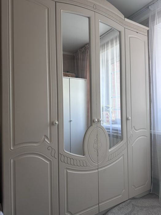 Продам шкаф для спальни.