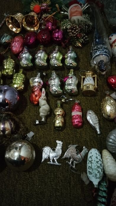 Ёлочные игрушки для ёлки.