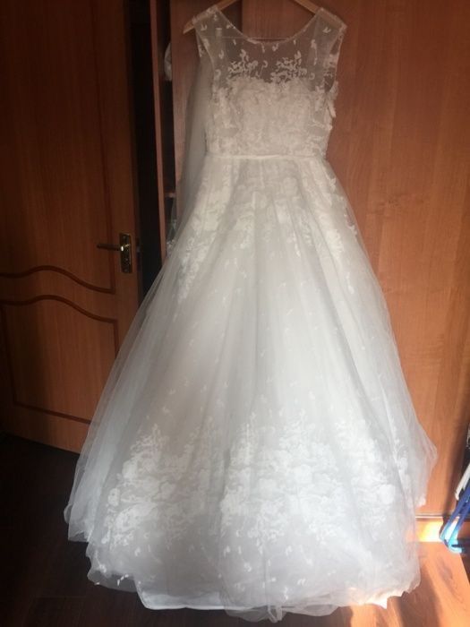 Свадебное платье продаётся