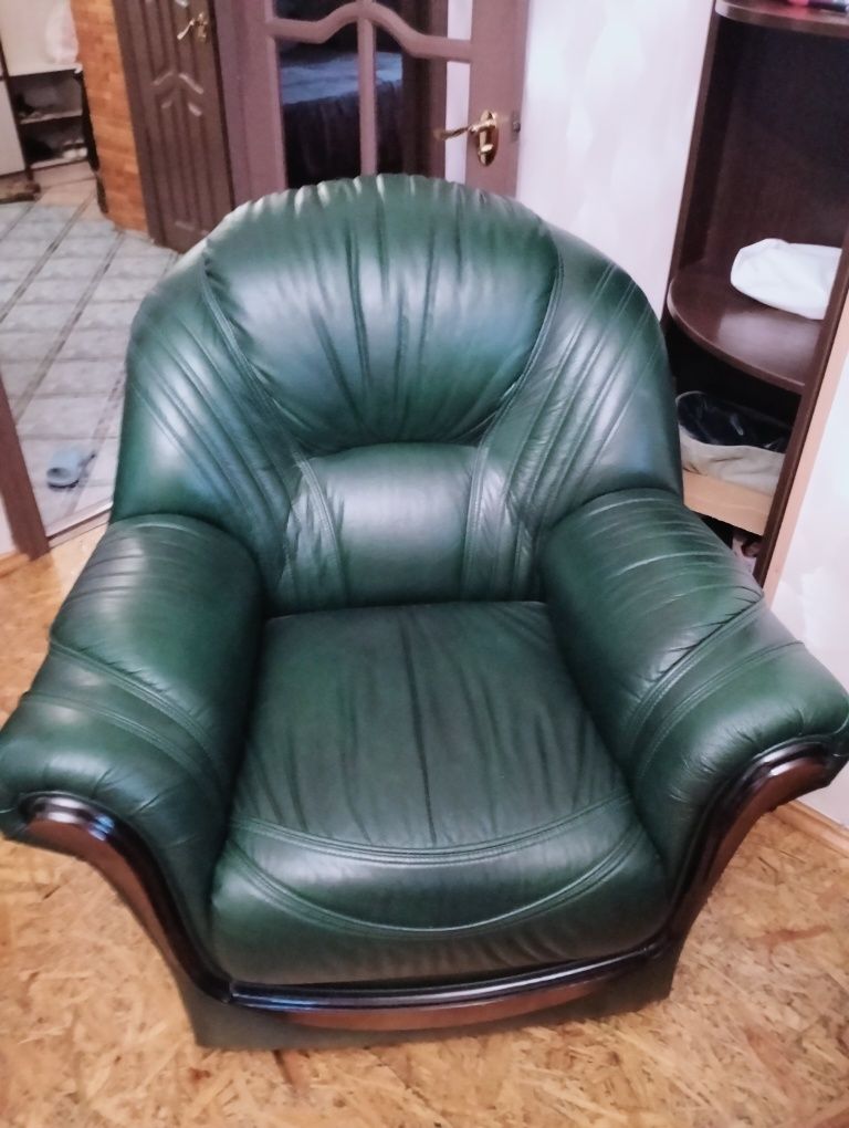 Продам диван раскладной с креслом