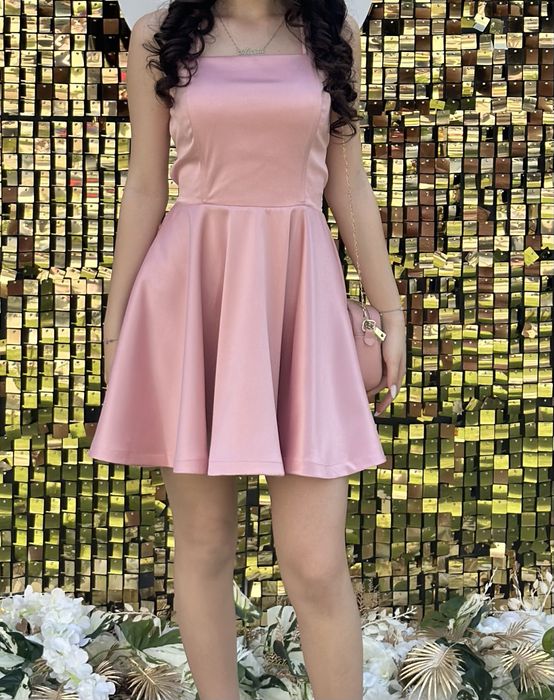 Rochie Roz cu spatele gol