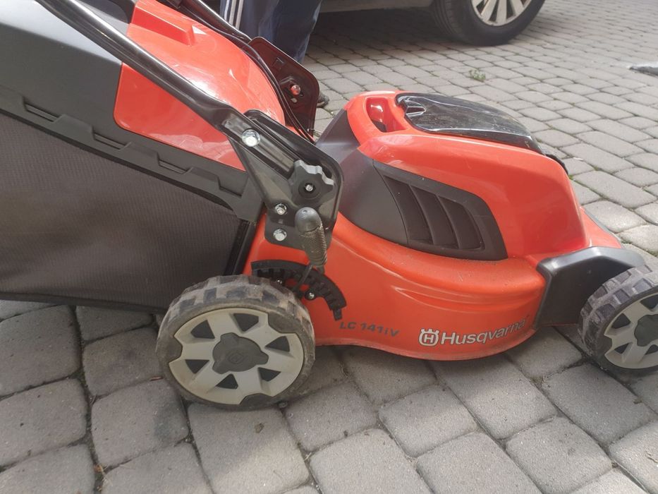 Косачка Husqvarna 141V