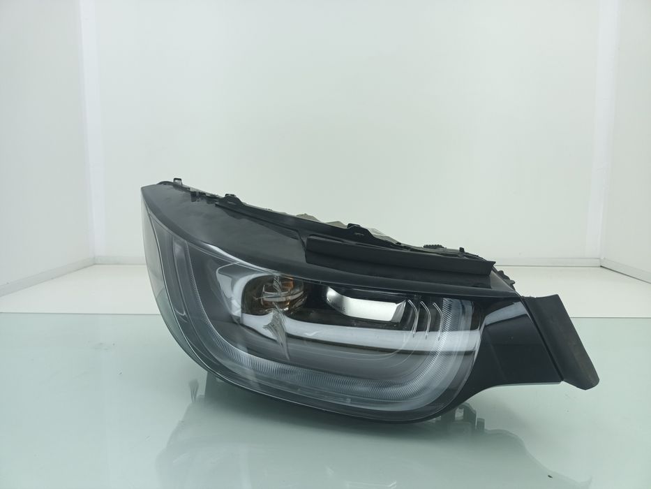 Dezmembrez Far dreapta de pe BMW i3 2013-2021