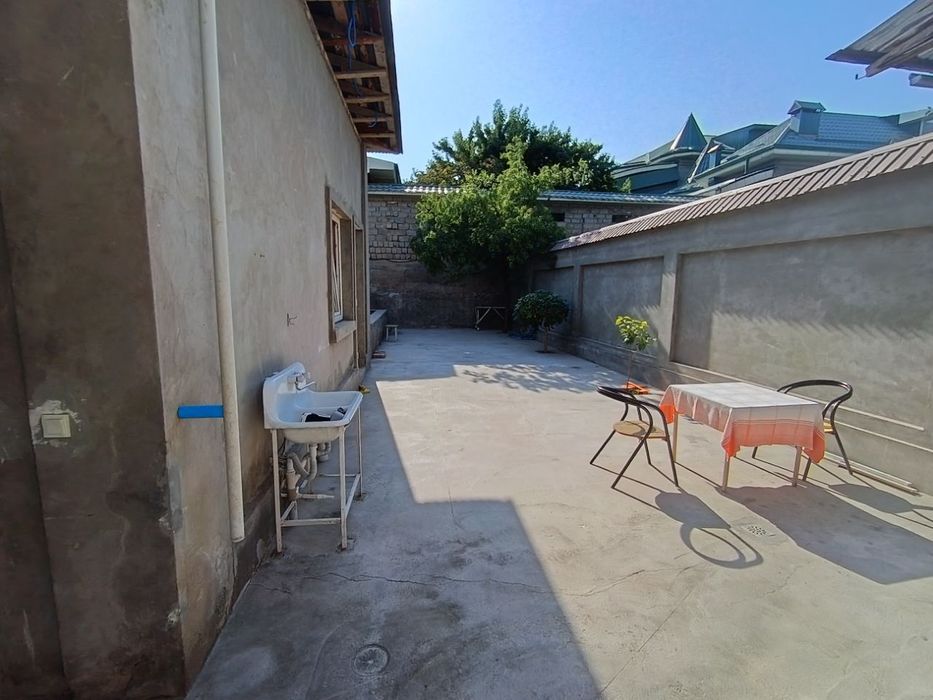 Chala qozoq yongoda srochna Hovli sotiladi