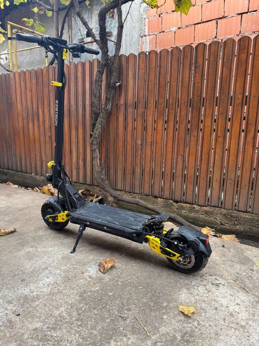 TROTINETA ELECTRICA Ezotron E200 Pro, varianta 2024