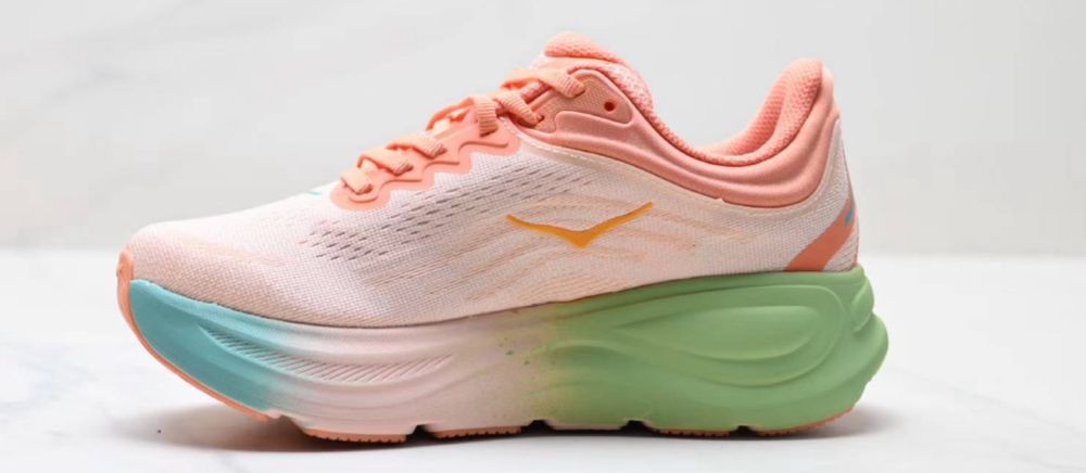 Нови дамски маратонки с кутия Hoka Bondi 9